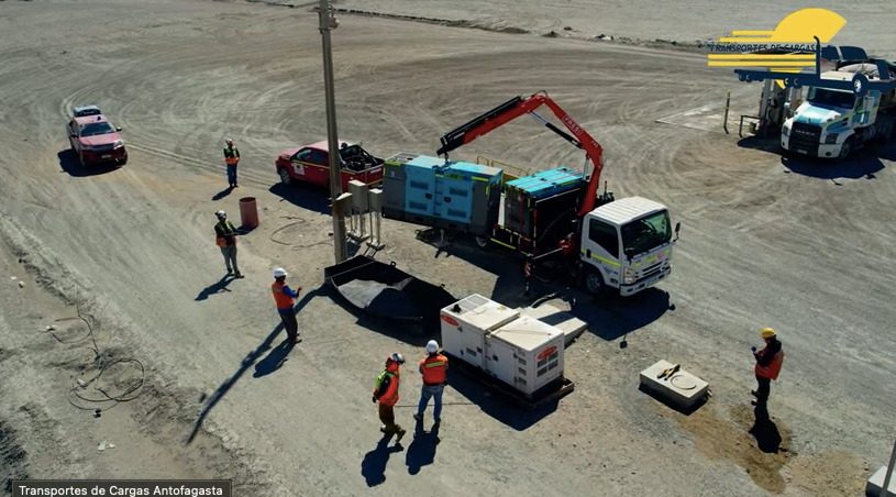 Servicio de transporte e Izaje de generadores en faena Sierra Atacama.