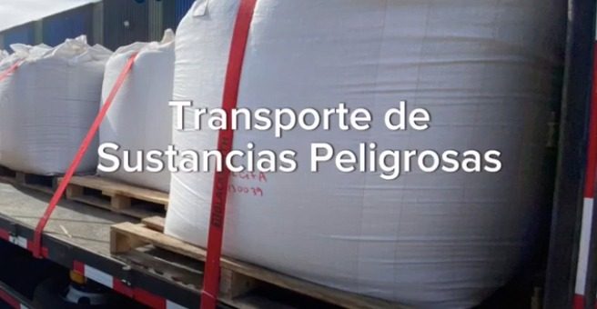 Transportes de sustancias peligrosas con la autorización del ministerio de transportes.